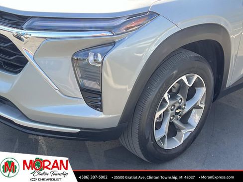Certified 2024 Chevrolet Trax LT w/ Driver Confidence Package FWD image 10