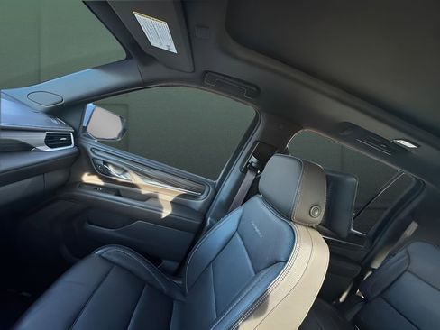 Used 2021 GMC Yukon XL Denali image 24