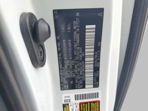 Used 2021 Toyota Sienna Platinum AWD/4WD image 25