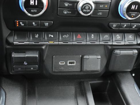 Used 2021 GMC Sierra 2500 AT4 w/ AT4 Premium Plus Package image 34