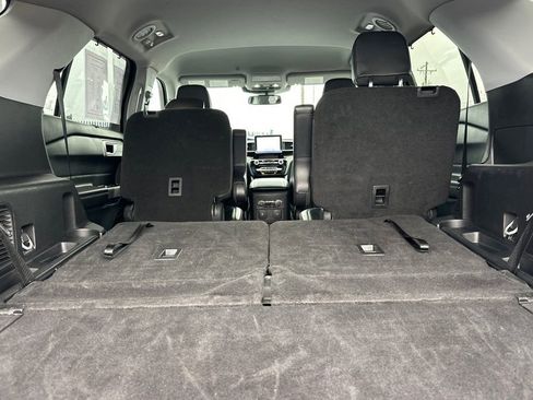 Used 2023 Ford Explorer Limited image 15