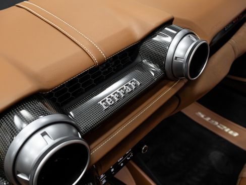 Used 2021 Ferrari 812 GTS image 69