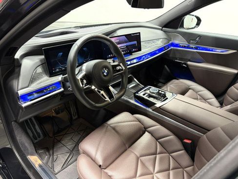 Used 2024 BMW 740i xDrive AWD/4WD image 12