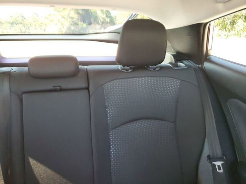 Used 2022 Toyota Prius LE image 14