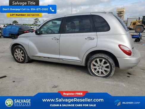 Used 2010 Chrysler PT Cruiser FWD image 3