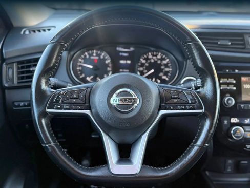 Used 2017 Nissan Rogue SV FWD image 24