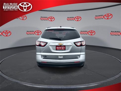 Used 2017 Chevrolet Traverse LT image 7