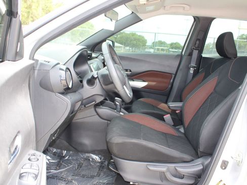 Used 2019 Nissan Kicks SR FWD image 7