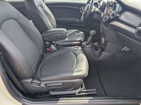 Used 2017 MINI Cooper 2-Door Hardtop FWD image 29