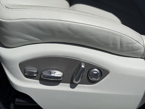 Certified 2023 Porsche Macan AWD/4WD image 26