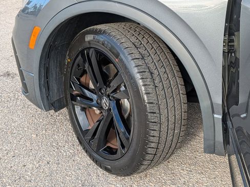 Certified 2023 Volkswagen Tiguan SE R-Line image 34