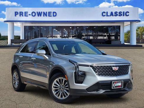 Used 2025 Cadillac XT4 Premium Luxury FWD image 1