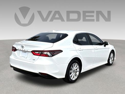 Used 2022 Toyota Camry LE image 21