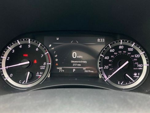 Used 2022 Toyota Highlander XLE FWD image 16