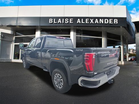 New 2025 GMC Sierra 2500 SLT w/ SLT Convenience Package image 6