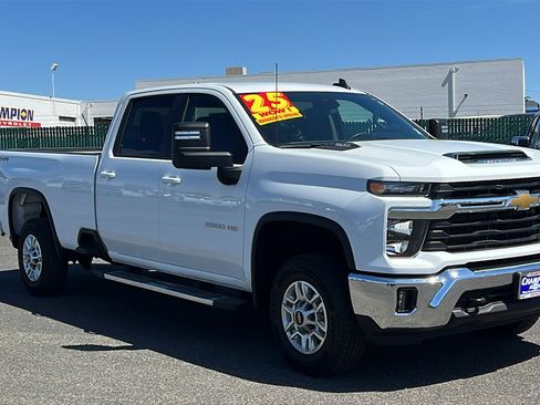 Certified 2025 Chevrolet Silverado 2500 LT w/ Convenience Package AWD/4WD image 3