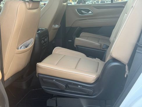 Used 2023 Chevrolet Tahoe Premier AWD/4WD image 21