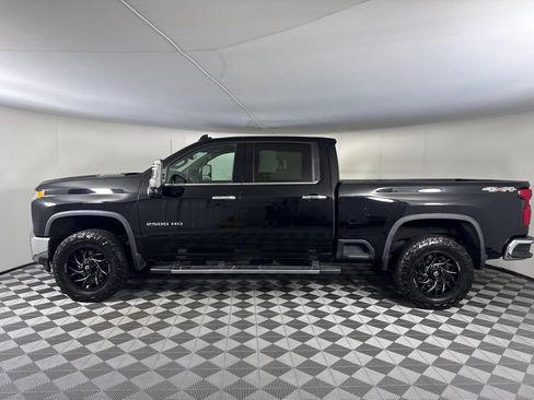 Used 2020 Chevrolet Silverado 2500 LTZ w/ LTZ Plus Package AWD/4WD image 2