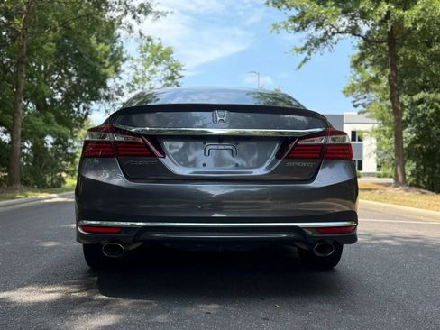 Used 2017 Honda Accord Sport image 6