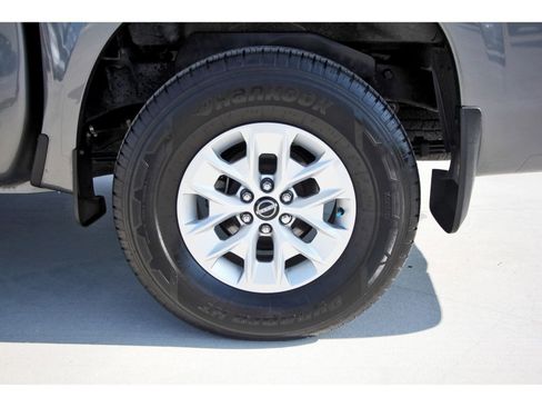 Used 2024 Nissan Frontier SV image 29