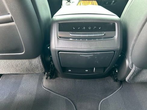Used 2023 Cadillac Escalade Premium Luxury image 23