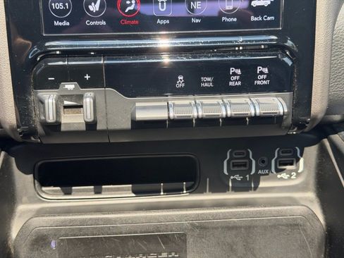 Used 2020 RAM 1500 Laramie AWD/4WD image 20