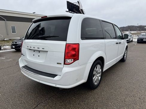 Used 2019 Dodge Grand Caravan SE w/ UConnect Hands-Free Group image 13