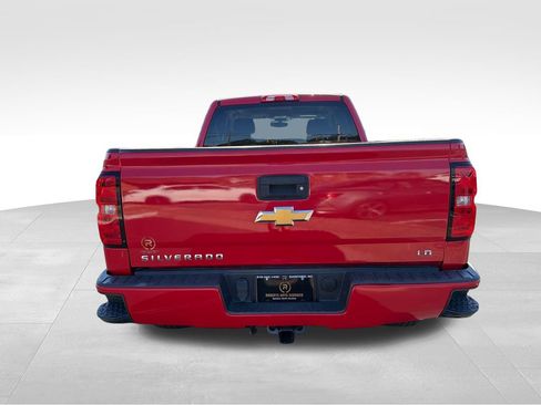 Used 2019 Chevrolet Silverado 1500 Custom w/ Custom Convenience Package AWD/4WD image 4
