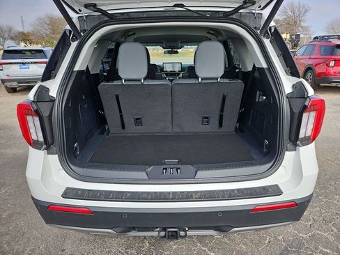 New 2026 Ford Explorer Active w/ Active Comfort Package image 18