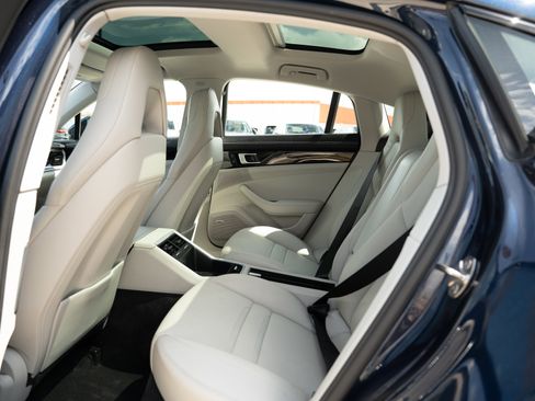 Used 2020 Porsche Panamera 4 image 26