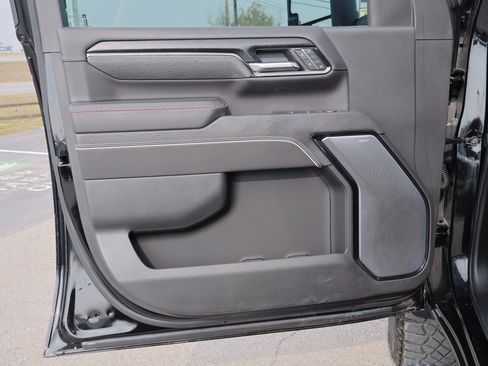 Used 2024 GMC Sierra 2500 AT4X image 27