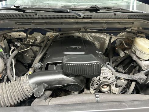 Used 2017 GMC Sierra 2500 Denali w/ Snow Plow Prep Package AWD/4WD image 23