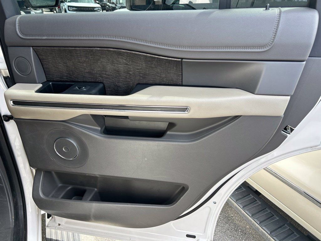 Used 2019 Ford Expedition Limited w/ Special Edition Package RWD image 45