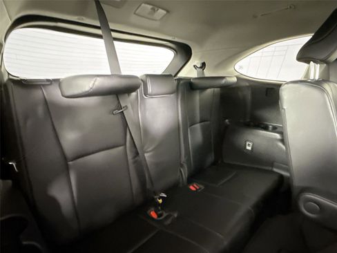 Certified 2023 Toyota Highlander XLE image 42