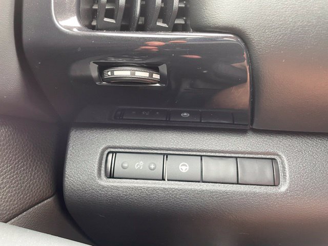 Used 2023 Nissan Pathfinder SV AWD/4WD image 13