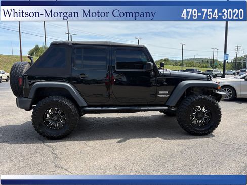 Used 2017 Jeep Wrangler Unlimited Sport w/ Quick Order Package 23S AWD/4WD image 4