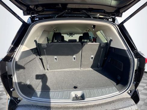 Used 2025 Nissan Pathfinder SV image 23