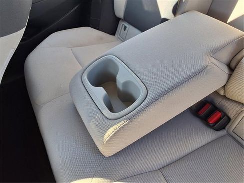 Used 2022 Toyota Corolla LE image 73