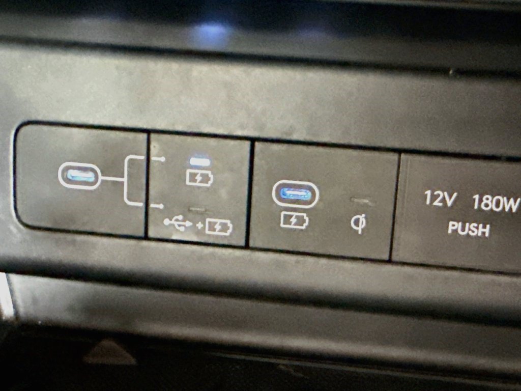 Used 2025 Hyundai Sonata SEL FWD image 40