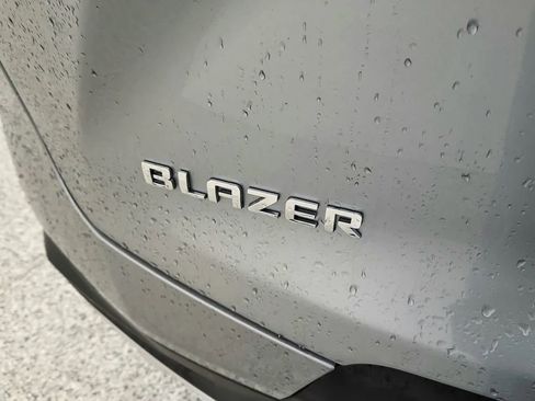 Used 2023 Chevrolet Blazer LT image 17