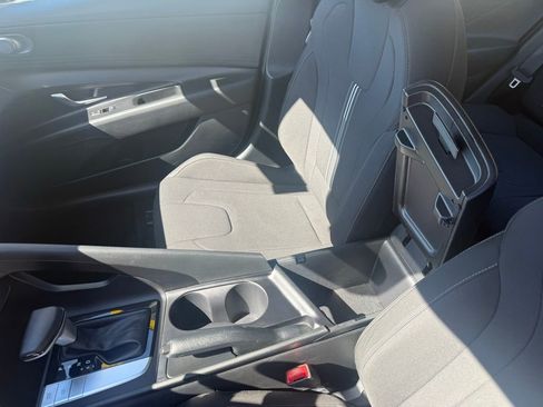 Used 2021 Hyundai Elantra SEL FWD image 27