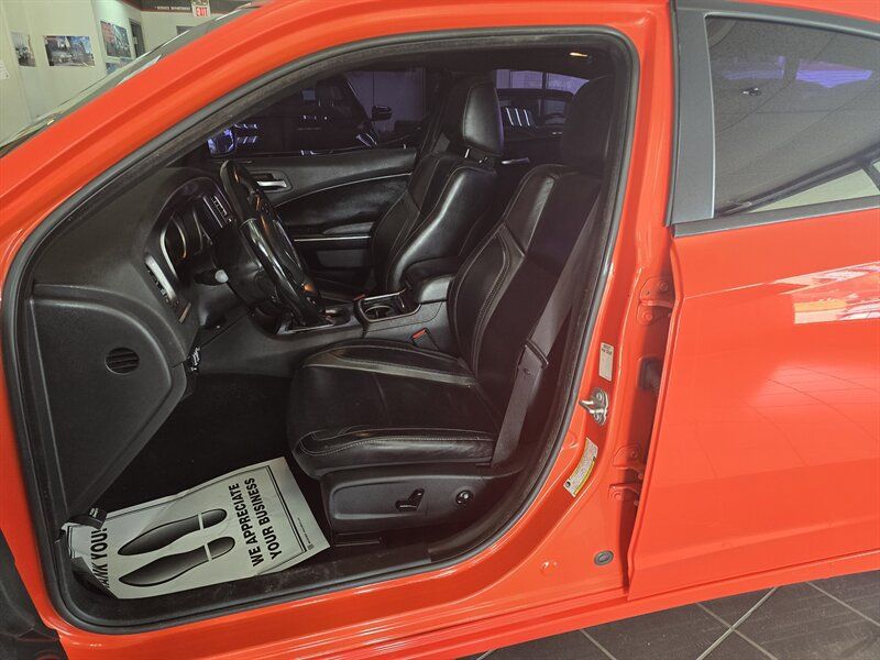 Used 2020 Dodge Charger SXT w/ Leather Interior Group RWD image 9