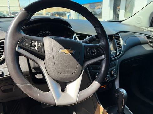 Used 2019 Chevrolet Trax LT w/ LT Convenience Package AWD/4WD image 13