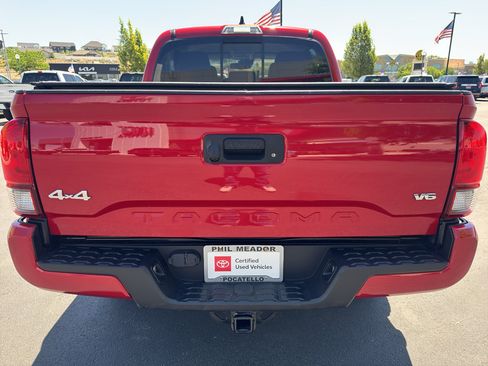 Certified 2022 Toyota Tacoma SR5 w/ Technology Package AWD/4WD image 3