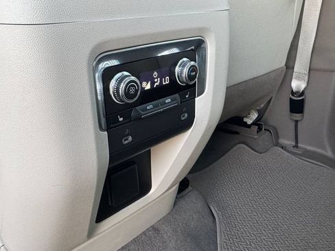 Used 2023 GMC Yukon XL Denali AWD/4WD image 30