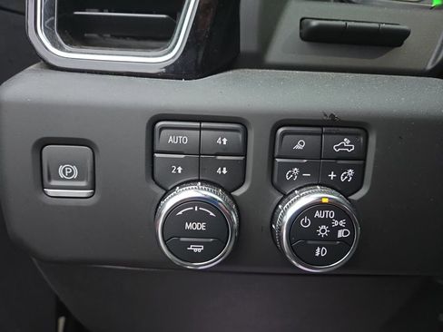 Used 2024 GMC Sierra 3500 Denali Ultimate image 25