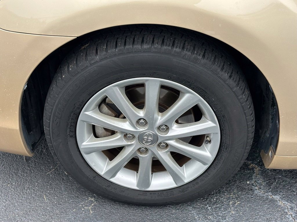 Used 2011 Toyota Camry XLE FWD image 32
