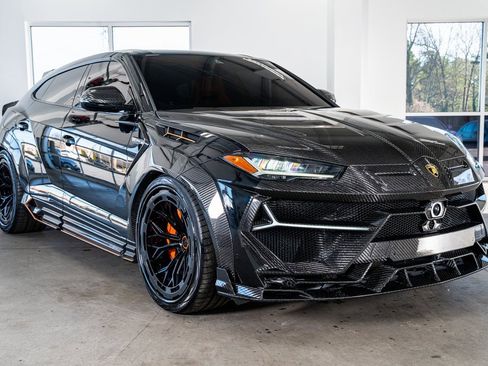 Used 2022 Lamborghini Urus image 4