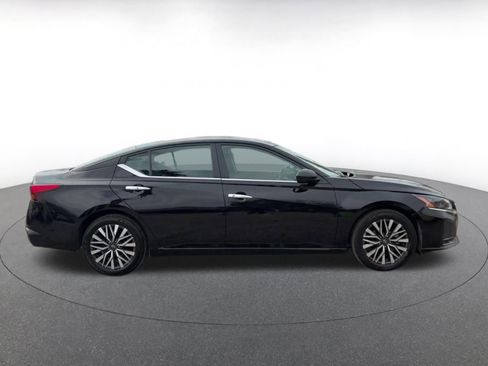 Used 2025 Nissan Altima 2.5 SV image 16