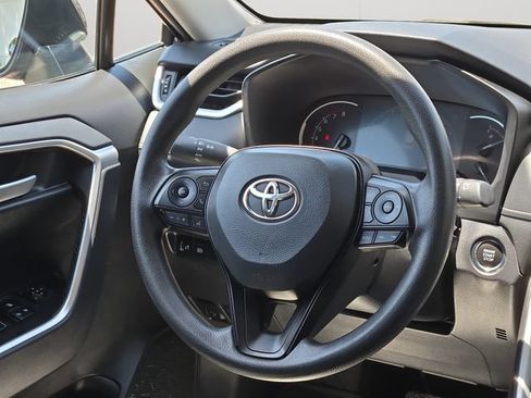 Certified 2025 Toyota RAV4 XLE AWD/4WD image 17